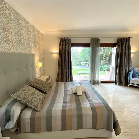 13 Bdrms Rancho Huge Garden Breathtaking Views! Villa